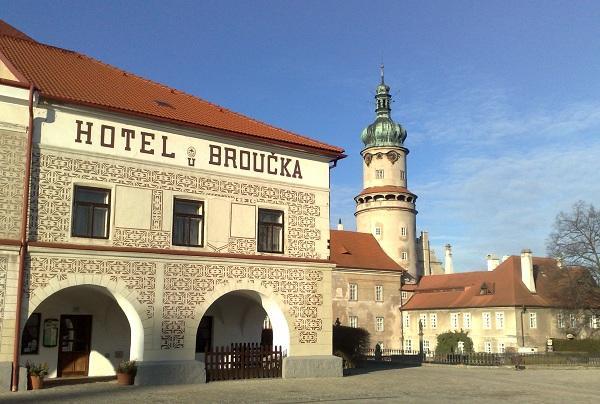 Hotel U Broucka Нове-Место-над-Метуйи Экстерьер фото
